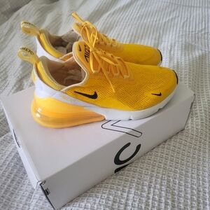 NikeAir Max 270 "University Gold/Black-White" size 8 Used